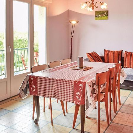 Holiday Home In Montsernelle Lithaire Buitenkant foto