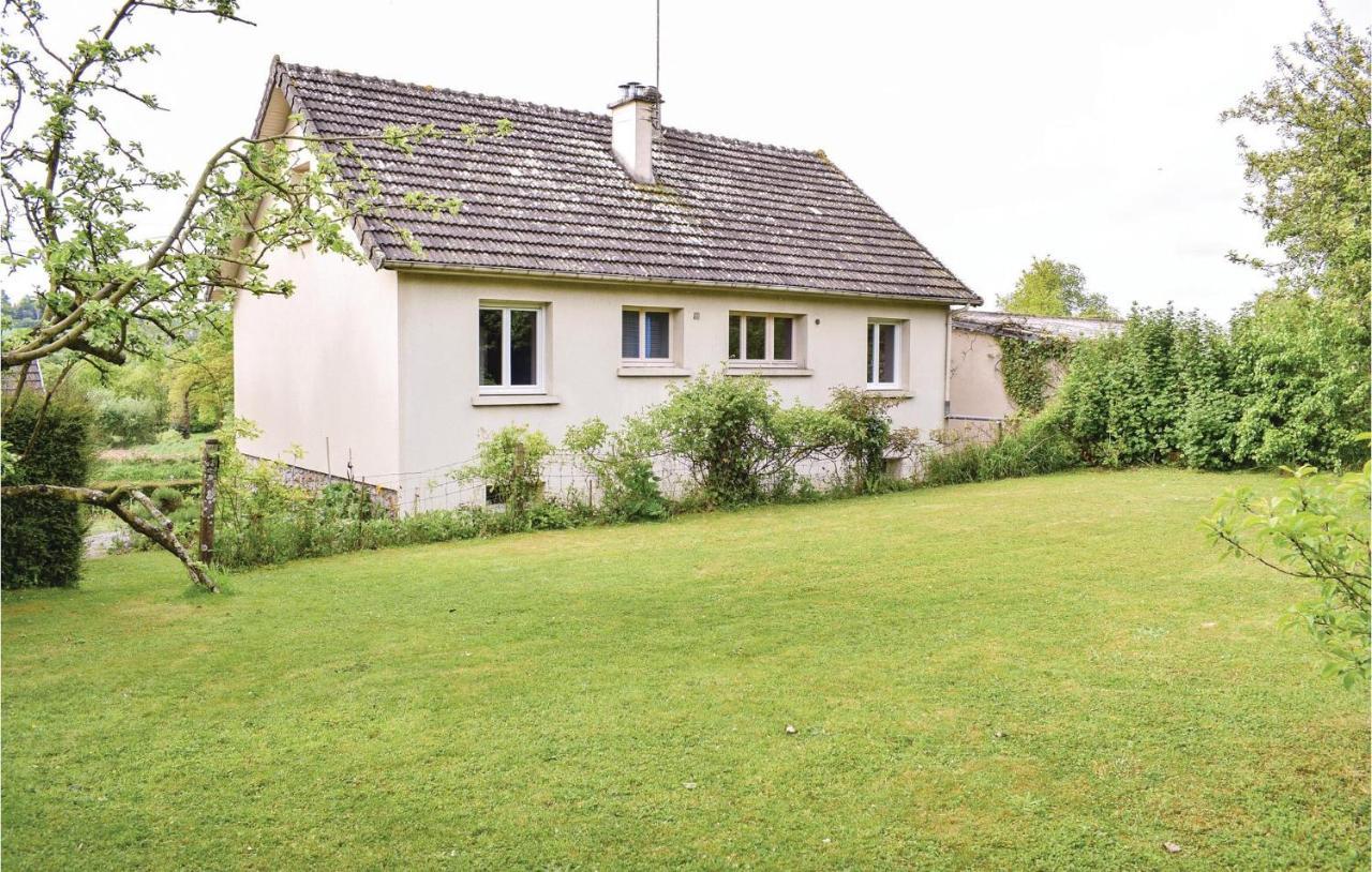 Holiday Home In Montsernelle Lithaire Buitenkant foto