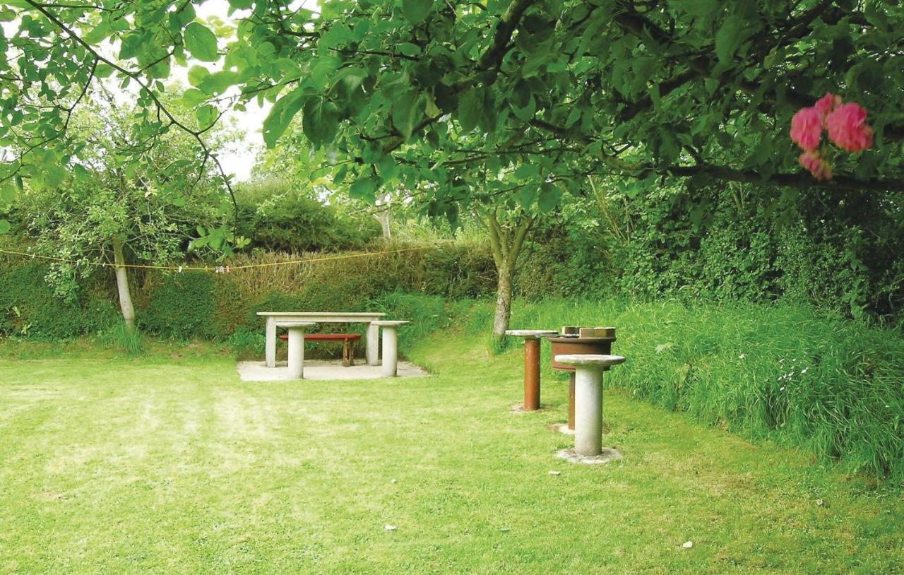 Holiday Home In Montsernelle Lithaire Buitenkant foto