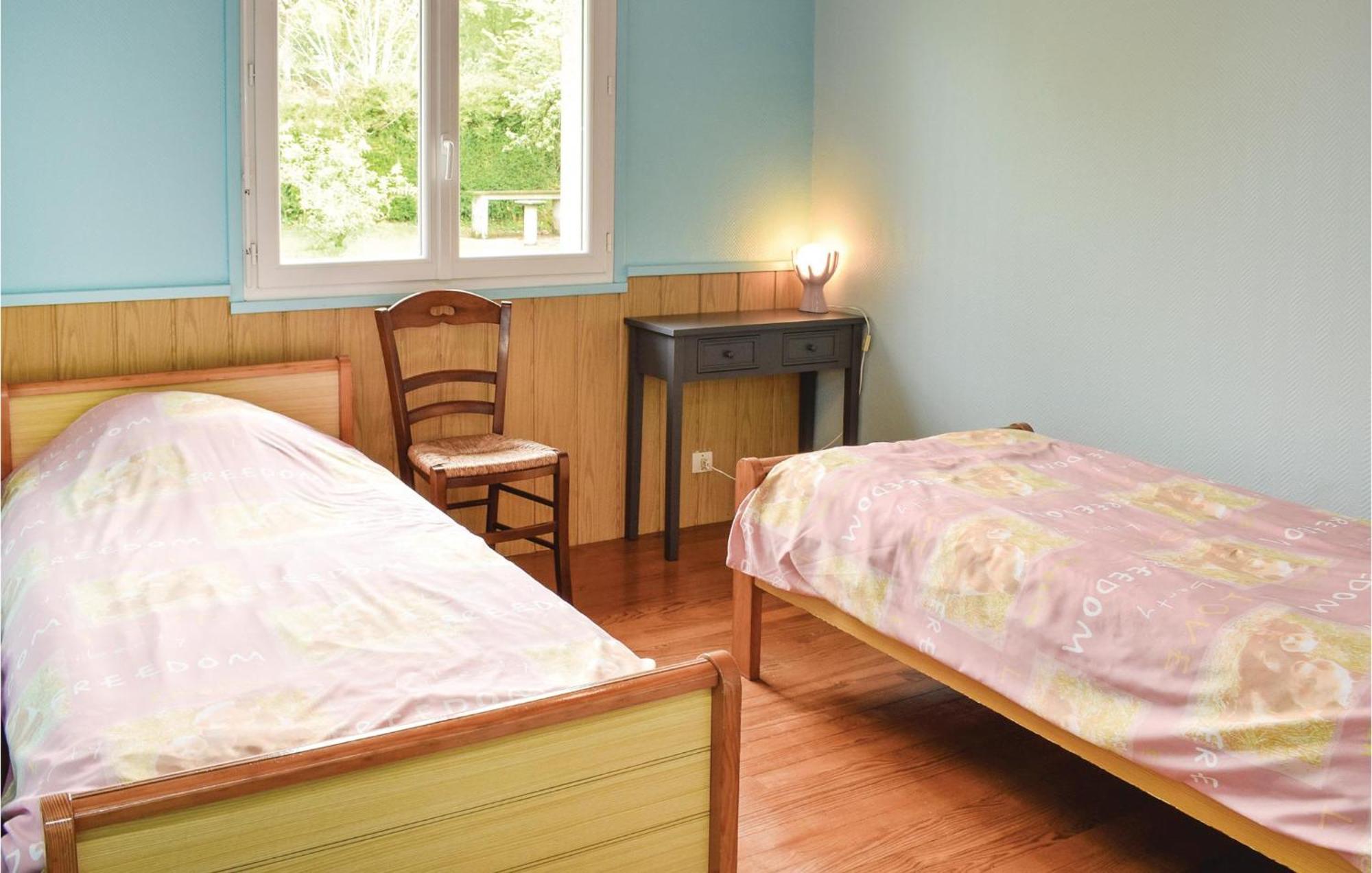 Holiday Home In Montsernelle Lithaire Buitenkant foto