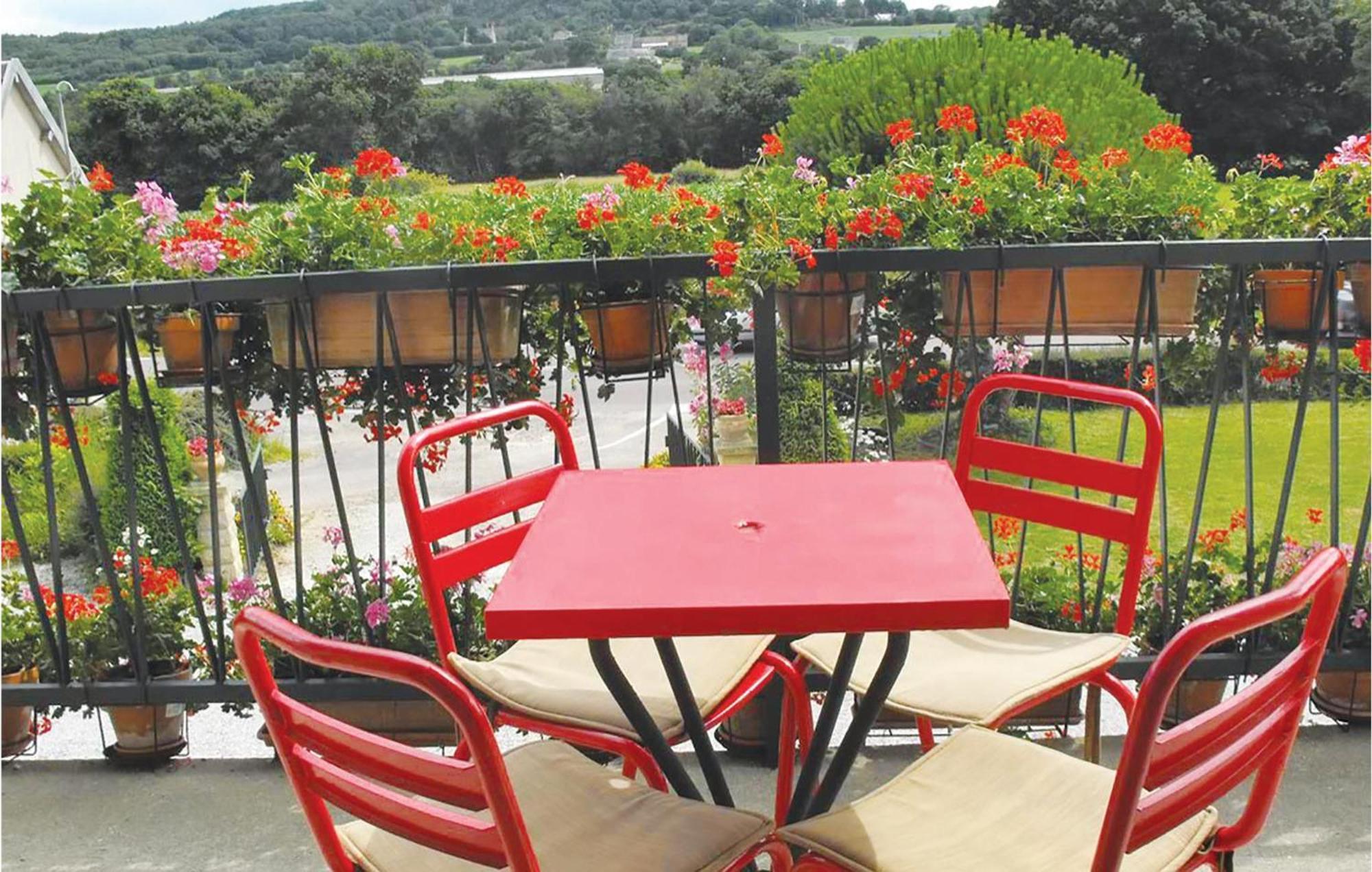 Holiday Home In Montsernelle Lithaire Buitenkant foto